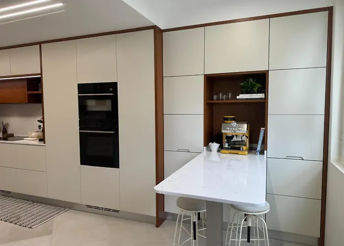 Madeira Precious Family